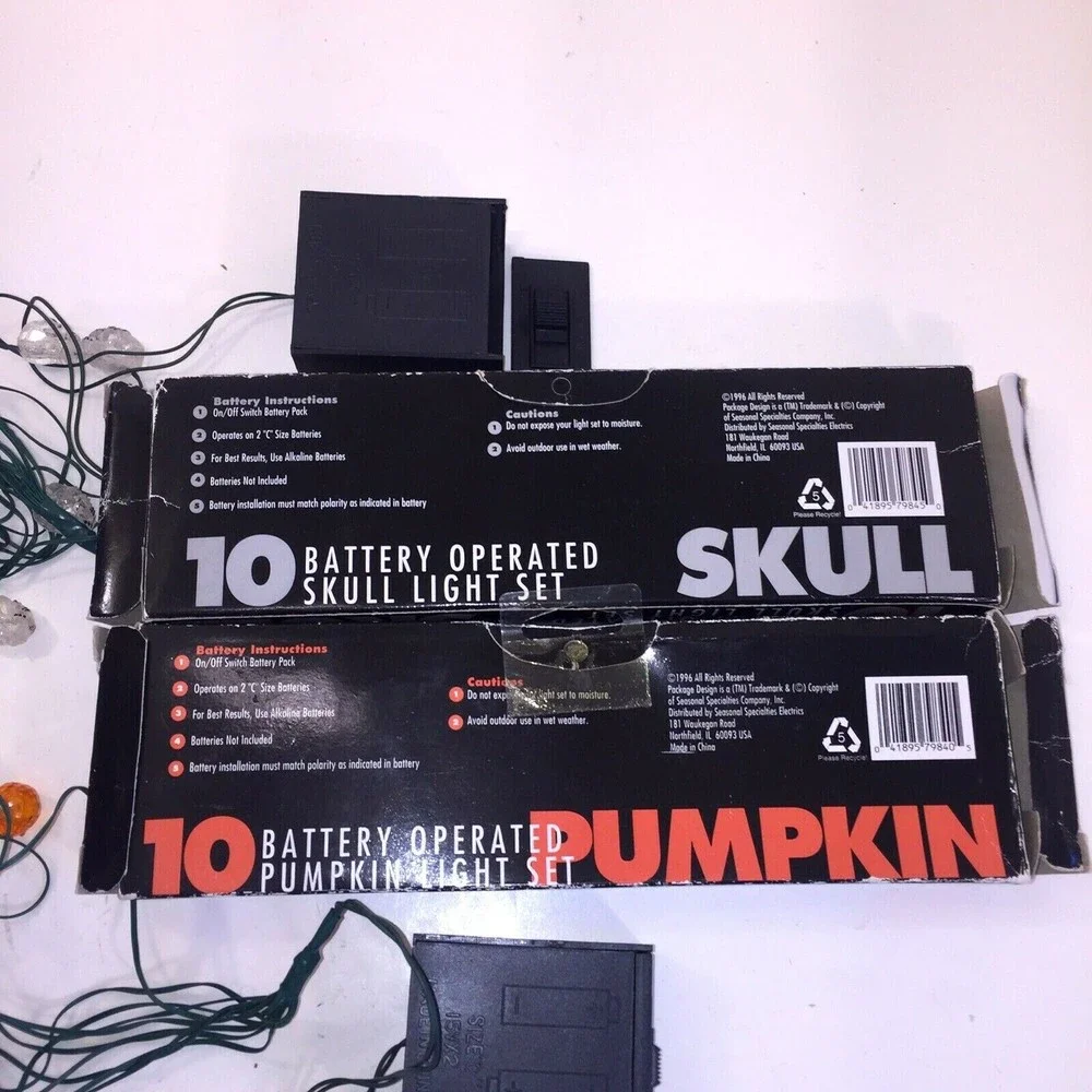 (2) Vintage Halloween Pumpkin & Skull Light Sets w/Box Battery Operated 1996